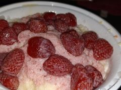 踏雪寻梅（草莓）-冰冰酱老味刨冰绵绵冰(中山路总店)