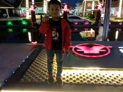 -亚龙湾亚泰商业街