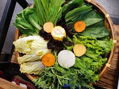 -尚尚仙·酸汤猪手·猪肚鸡火锅(华联万柳购物中心店)