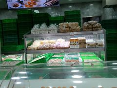 面包甜点陈列柜-闻酥园(水碾河路店)
