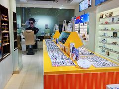 -诺柯视眼镜-蔡司依视路官方工厂店(淞南一店)