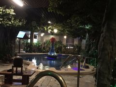 -泉城欧乐堡戏水湾艺术养生温泉