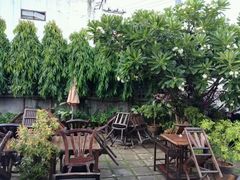 -Dash Teak House