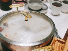 -洪氏嗨捞·广东猪肚鸡·椰子鸡火锅(西咸万象城店)