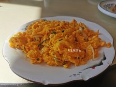 银鱼炒蛋-七的湖·晚芳亭·阳澄湖农家菜·大闸蟹(莲花岛店)