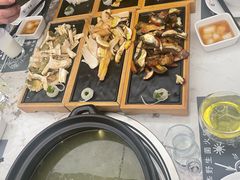 -一朵菌·野生菌探索家火锅(南亚店)