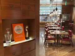 -恰餐厅及酒吧 CHAR Bar & Grill (北京丽都皇冠假日店)
