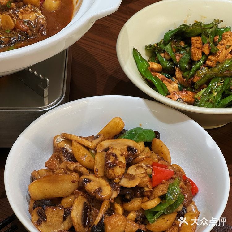 这家的腊味锅巴饭真的🈶被香到！