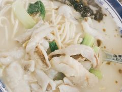 招牌黄鱼面-明呈黄鱼面馆(斜土路店)