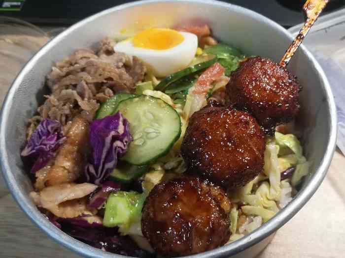 富良野和食·鲜烤肉拌饭(逍林店)-"今天下雨外卖小哥很及时,还提早到