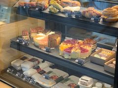 面包甜点陈列柜-星巴克臻选(济南恒隆店)