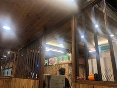 -老东镇啤酒屋海鲜加工·蒸汽海鲜·海鲜烧烤(台东店)