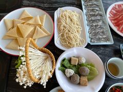 -云中捞高空旋转餐厅(商茂世纪广场店)