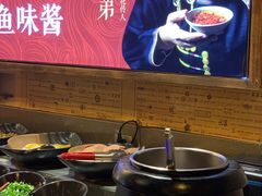 -吴氏老牌坊云南鱼豆花火锅店(通江街店)