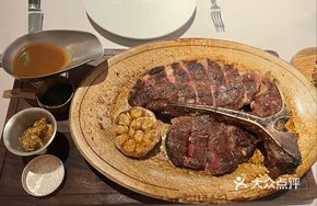 Butter-Aged Australian Wagyu M5 Red House T-Bone (900g)