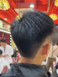 -东方先生国潮男士理发馆