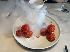 杨梅鳕鱼球-柳莺湖上·湖景餐厅·江南菜(西湖店)