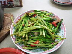 藜蒿炒腊肉-老三样·旧食新味(万寿宫店)