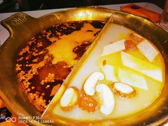 骨汤菌汤辣牛油锅底-九鼎轩脆毛肚火锅(三钢里店)