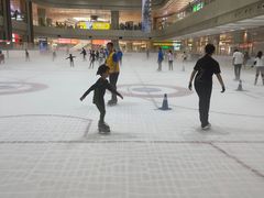 -冰堡国际溜冰场(观澜湖新城MHMALL店)