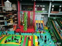 -蒙特利亲子乐园