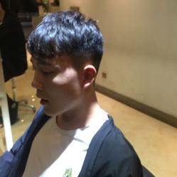 -苑苑发型设计