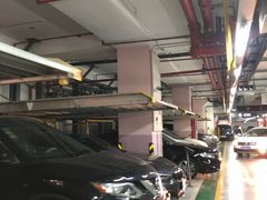 -环球港-停车场