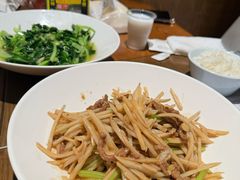 -黄泥岗·地道湖北菜(奥特莱斯店)