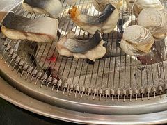 -围炉肉舍•炭烤活鳗•丹东海鲜烤肉(步行街店)