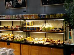 面包甜点陈列柜-依茉朵(锦秋新天地店)