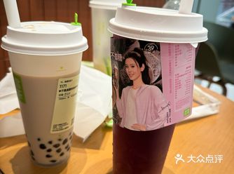 五棵松万达的奈雪的茶就在一层，很好找