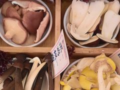 -阿婆情腊排骨火锅(金虹路店)