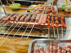 -哈尔滨小酒馆·鲜肉现穿自助烧烤(康新花园店)