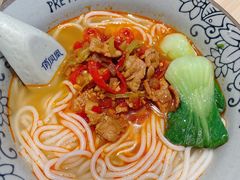 辣椒炒肉粉-俏凤凰(美林M·LIVE天地东座店)