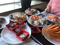 -荣誉国际酒店-云顶旋转餐厅