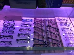 -提一眼镜·蔡司·依视路(小寨店)