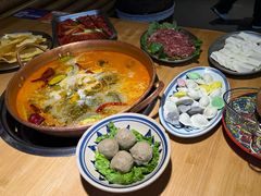 -洱火云南酸菜牛肉火锅(石景山当代商城店)