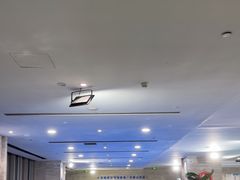 -小蓝鲸游泳培训基地(石景山店)