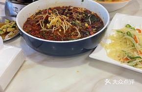 Sichuan-style Blood Duck Hot Pot