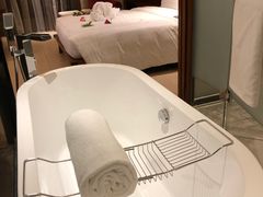 -三亚湾海居铂尔曼度假酒店