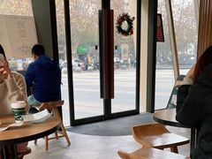 用餐区-盒马鲜生(杨高南路店)
