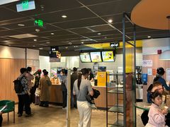 -麦当劳(上海虹桥站30B检票口楼上)