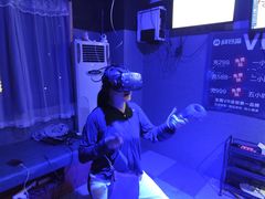 -VR 间客漫·PS电玩·虚拟现实包间游戏电竞(街道口店)