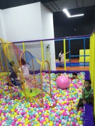 -蹦贝运动中心·蹦床·攀岩·闯关(龙岗店)
