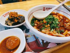 老长沙臭豆腐-呷佬·长沙手工米粉(金沙江路店)