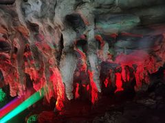 -百色大石围天坑群
