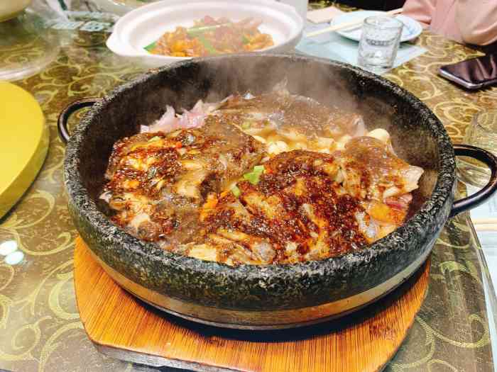 晟添福酒店(三姓街店)-"谁能想象,来着吃饭,腊八蒜点了两份,我想.