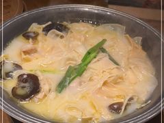 -蜜桃餐厅·伴山(湖滨商业街店)