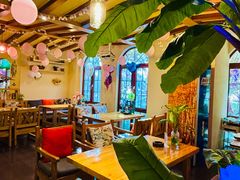 -月亮眼花园餐厅书吧酒吧