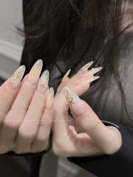 -花岐款式专研健康美甲沙龙